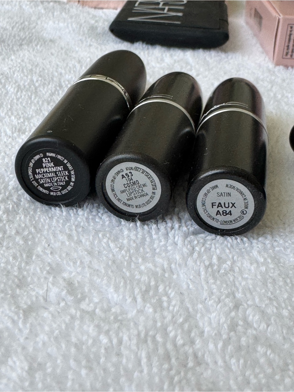 Bundle of 9 Mac lipsticks - Picture 2 of 7